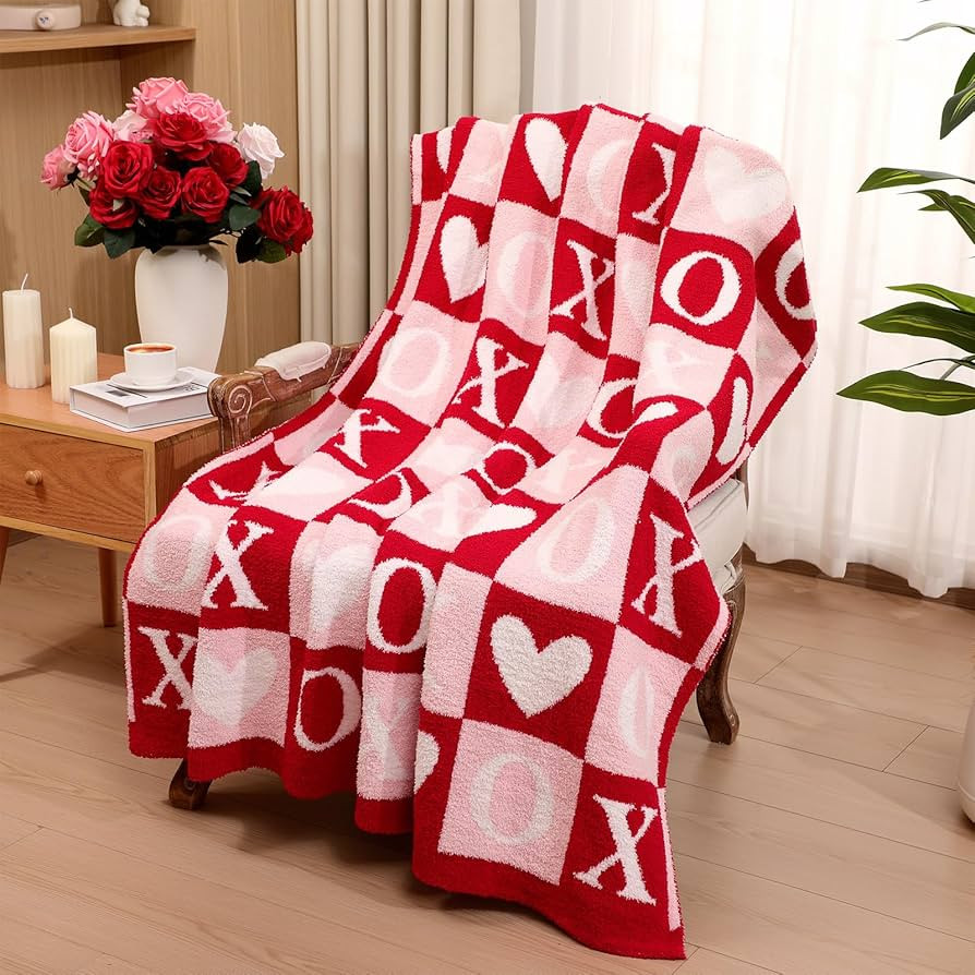 Buryeah Valentine's Day Knit Throw Blanket, 50 x 60 Inch Heart Red Pink White Reversible Knitted ... | Amazon (US)