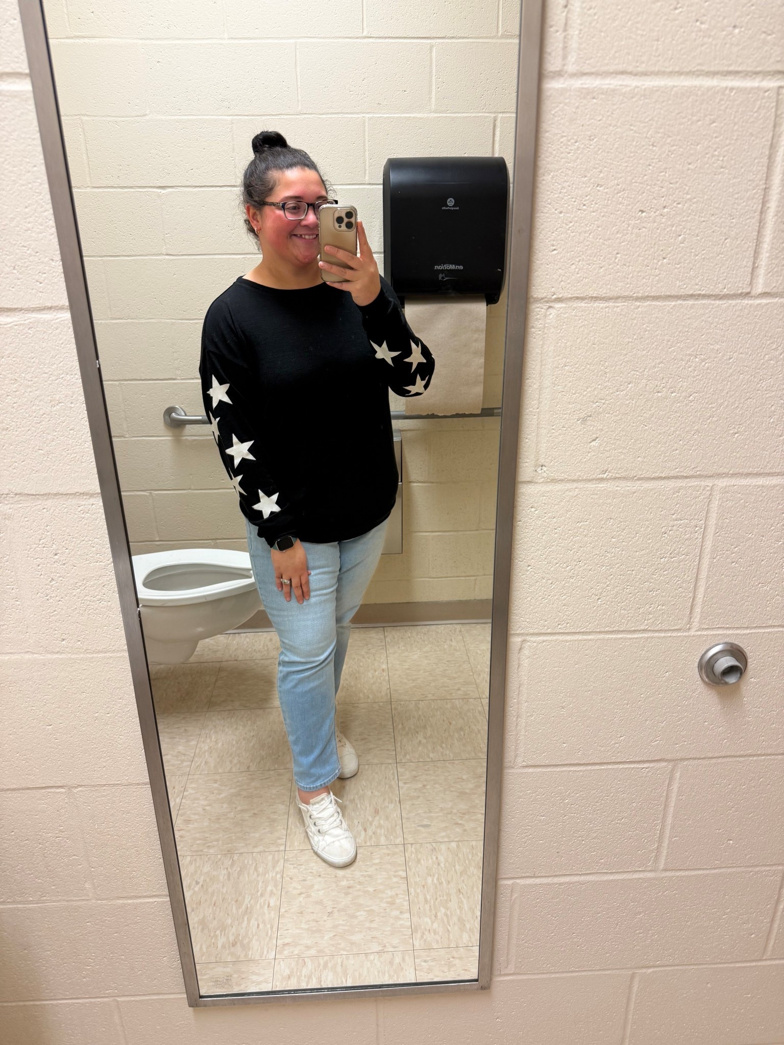 teacher ootd! 
5’5, 225 
top: XL 
jeans: 16 

#LTKootd #LTKPlusSize #LTKMidsize