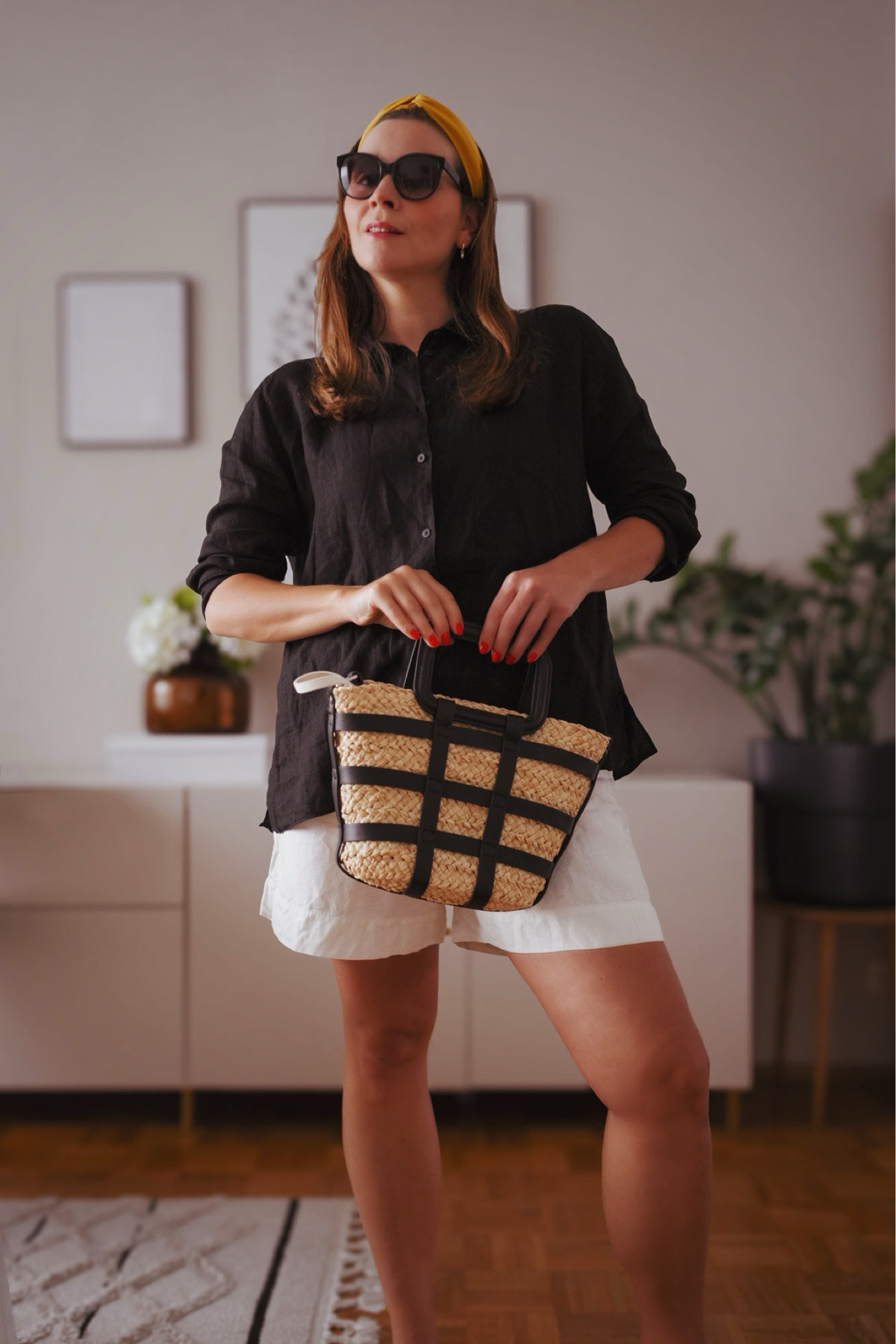 Summer Style with Shorts in black and white #massimodutti

#LTKsummer #LTKdeutschland #LTKeurope