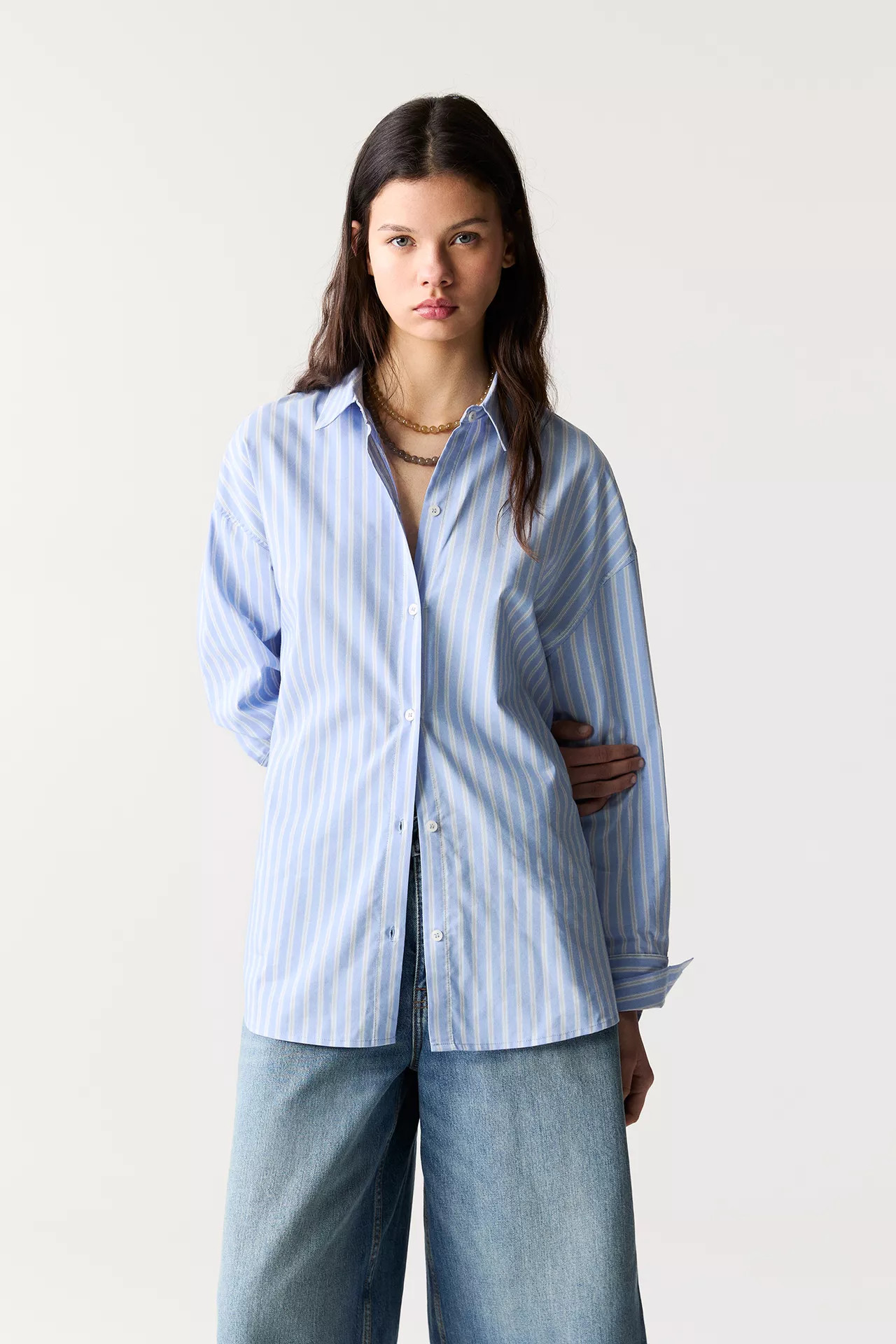 Hemd mit Schleife am Rücken | PULL and BEAR DE