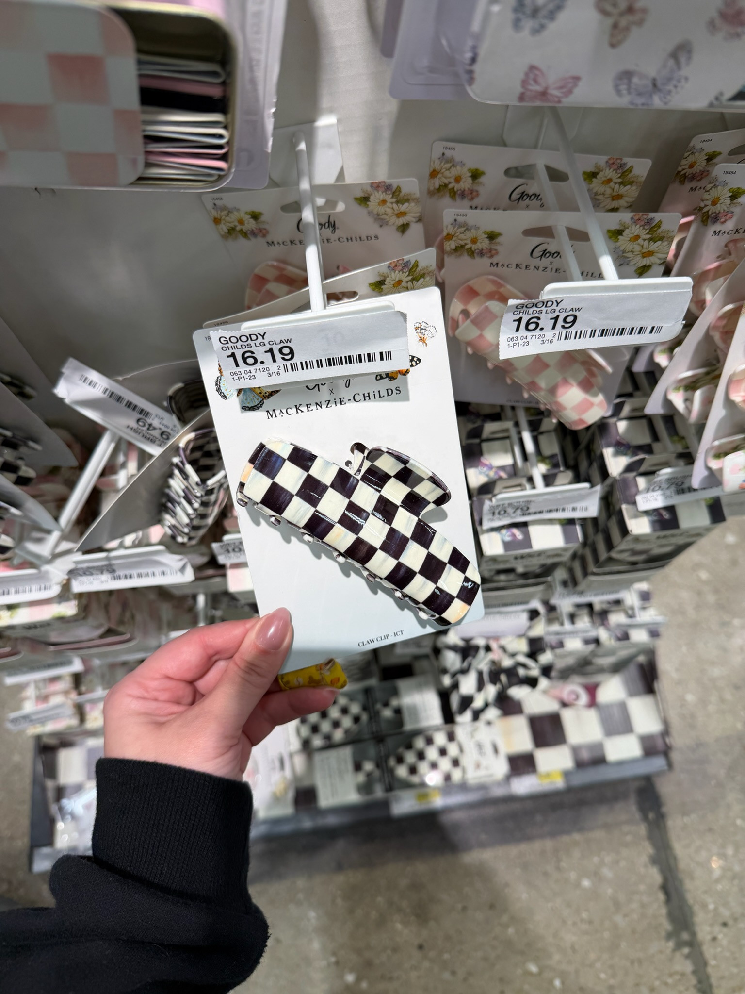 I literally cannot believe this is still in stock… this MacKenzie Childs x Goody collab is so cute. I wear this clip alomst everyday and actually holds your hair so well! 
spring outfits 2026, spring style inspo, chic everyday outfits, date night outfits, vacation outfits beach, plus size fashion, business casual workwear, effortless outfits, hair accessories, everyday hair, trending finds 2026 

 #LTKmorningroutine #LTKselfcare #LTKBeauty