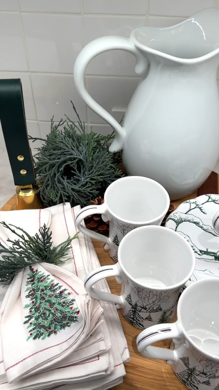 Christmas coffee station and kitchen table decor! 🎄☕️



#LTKGiftGuide #LTKHoliday