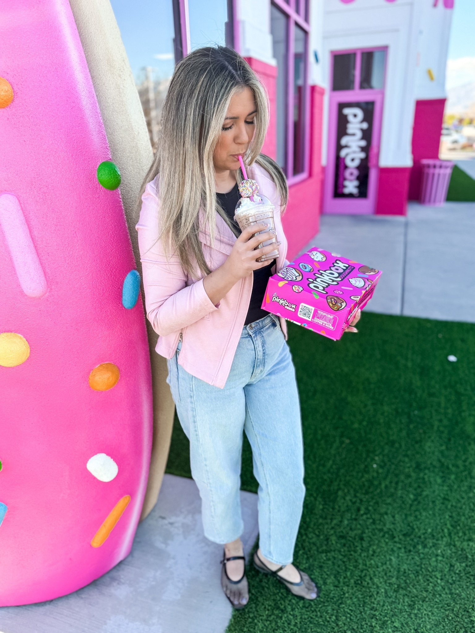 Spring outfit while stopping to get me some doughnuts 🍩 

#LTKmomlife #LTKdayinmylife #LTKgrwm