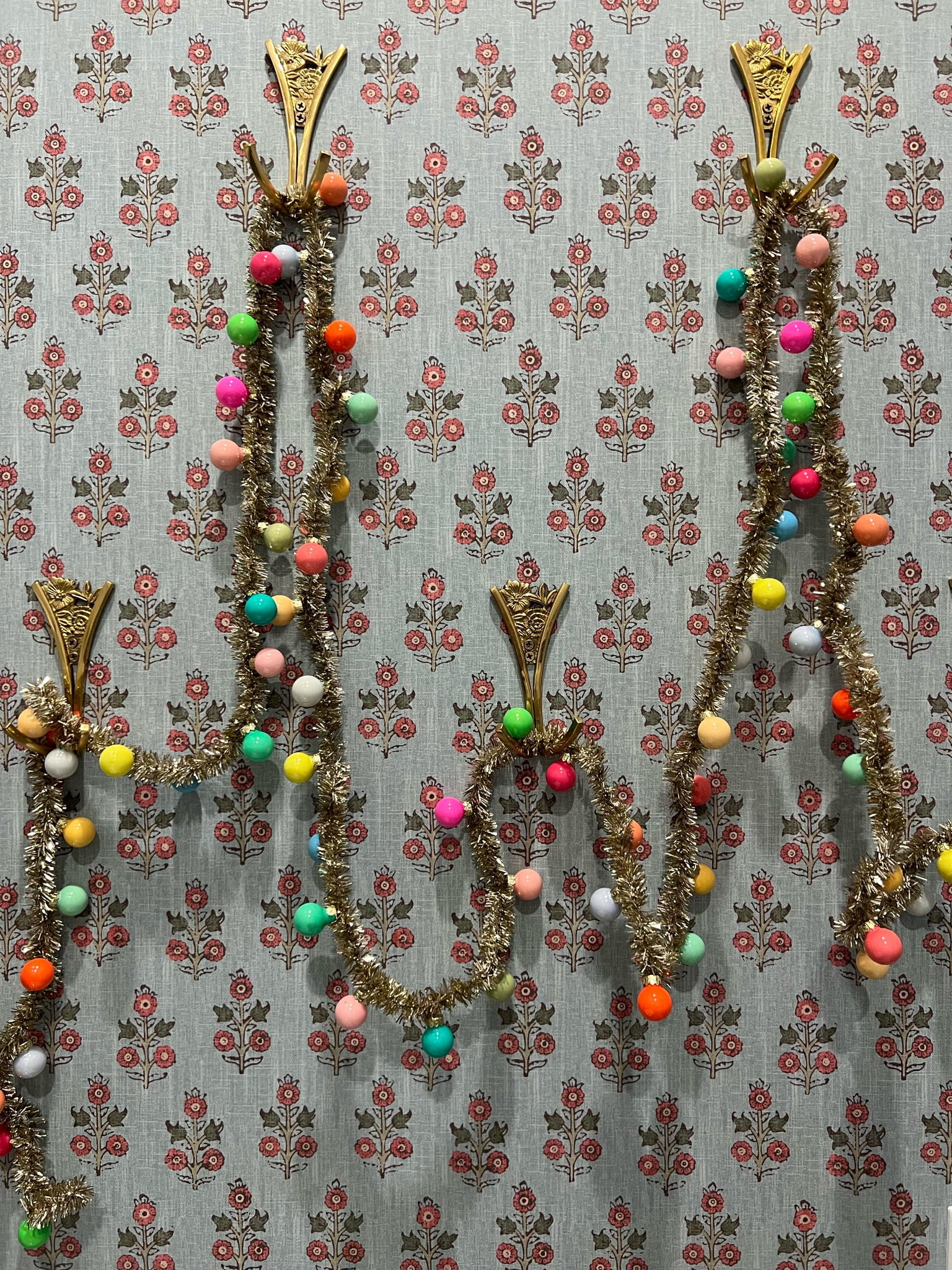 I am giddy over this cutest garland!!