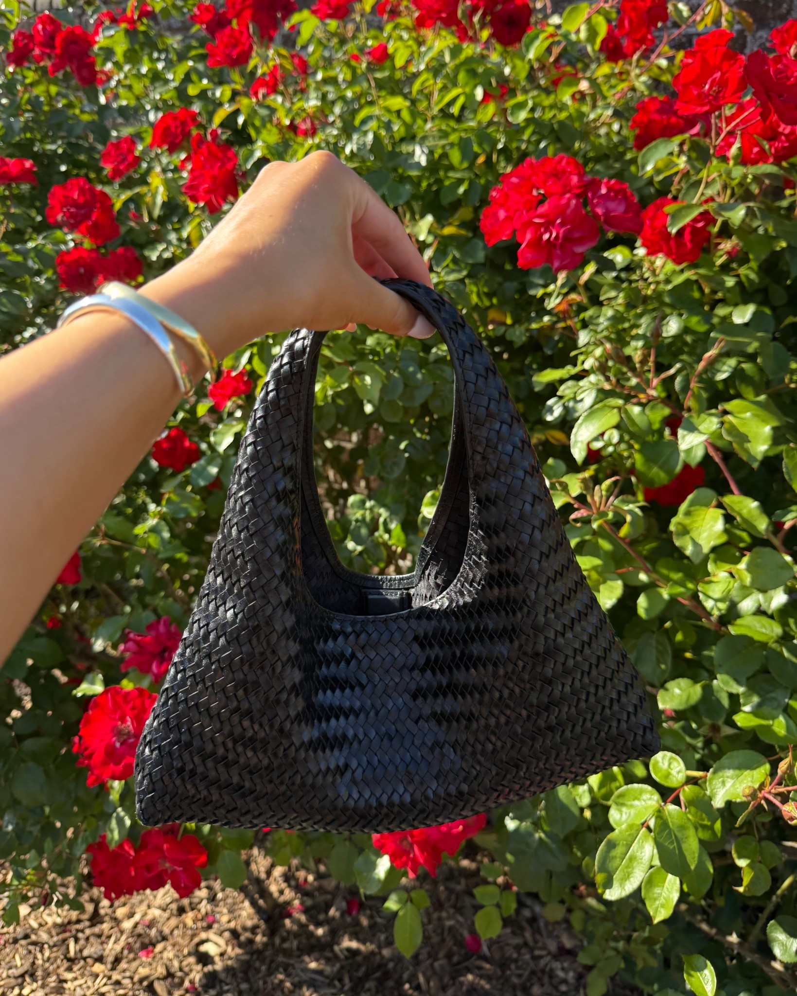 My favourite bag for summer! I also have it in cream. It’s the perfect size and works for day and night. 

#smallbag #wovenbag #leatherbag #handbag #grabbag #minibag #mango #mangobag #mangocapsule #mangowomen #mangowomenswear #mangonewin #styletips #accessories #summer #summeroutfit #summerbag #holidaybag 

#LTKsummer #LTKbag #LTKstyletip