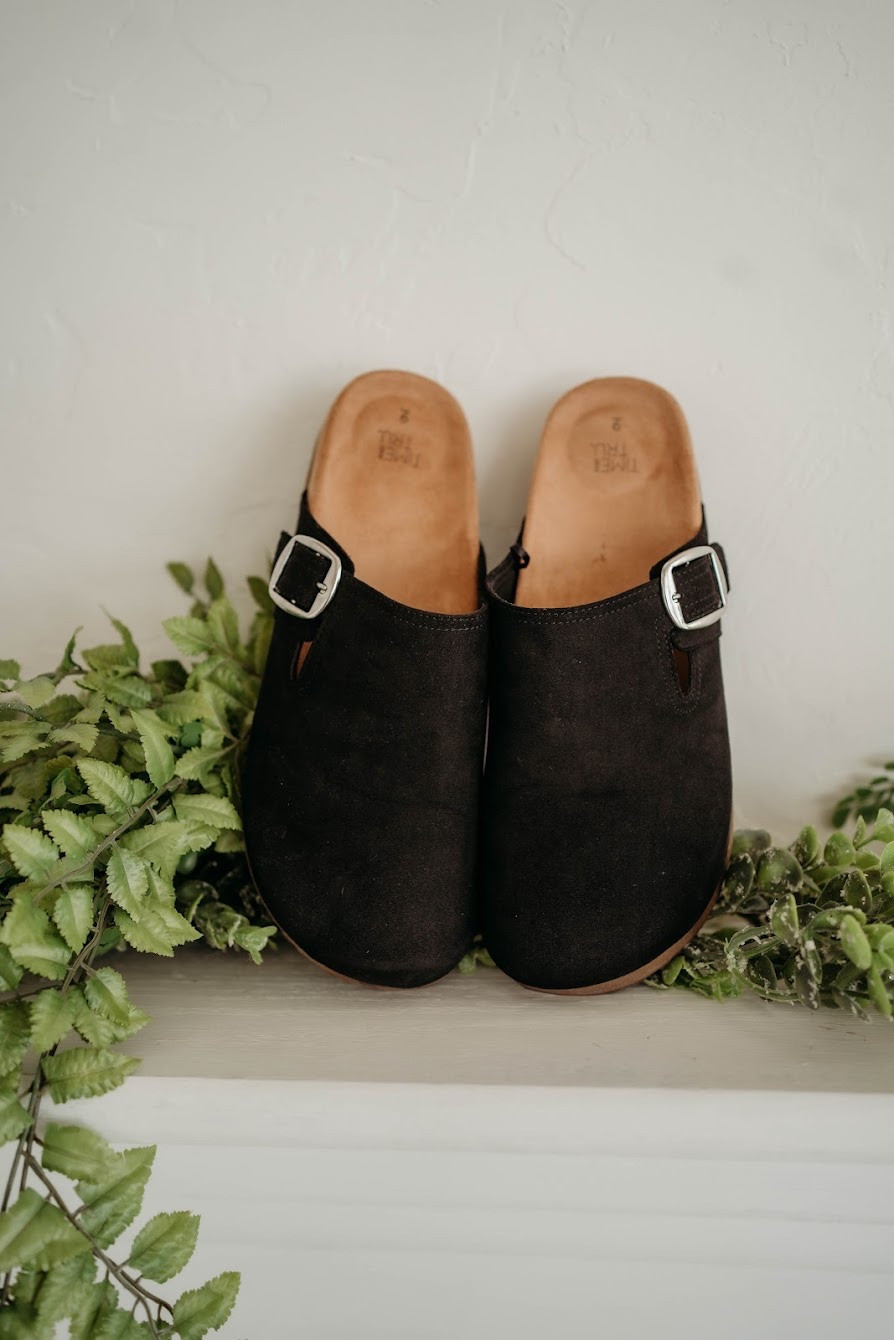 Clog shoes

Fall outfit  fall fashion casual outfit  footwear 

#LTKSeasonal #LTKStyleTip #LTKShoeCrush