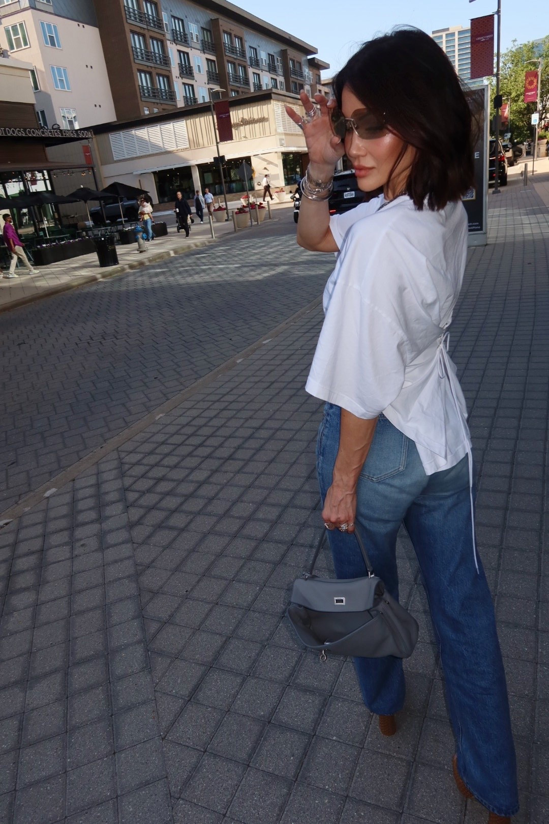 Jeans are on sale @Shopbop! Use code Spring20


#LTKOver40 #LTKmomlife #LTKootd