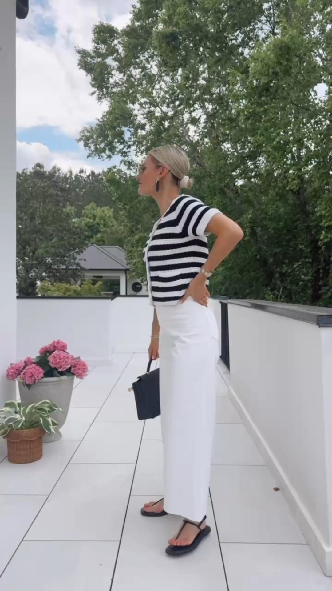 This outfit is super affordable & so cute! Top is a Walmart find & jeans are a Target find! 😍 Wearing XS/2!

Loverly Grey, Walmart, Target, summer outfit, white jeans, striped cardigan 

#LTKStyleTip #LTKSeasonal