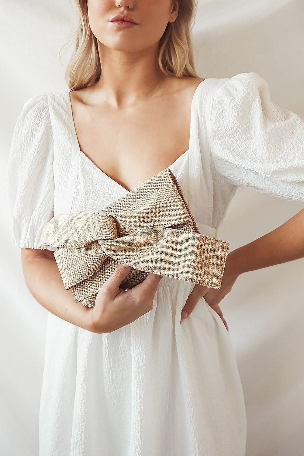 Perfect Retreat Beige Woven Bow Clutch | Lulus (US)