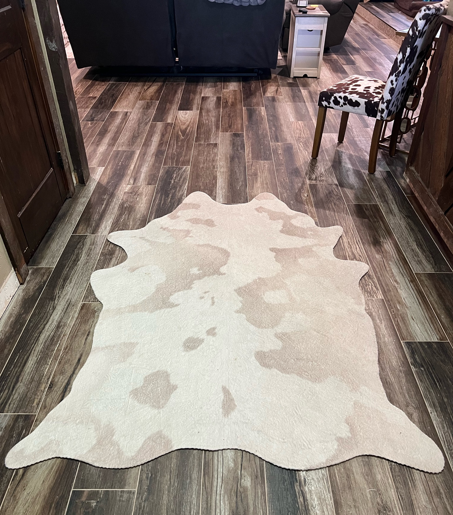 WASHABLE faux cowhide rug!!! 

#LTKhome