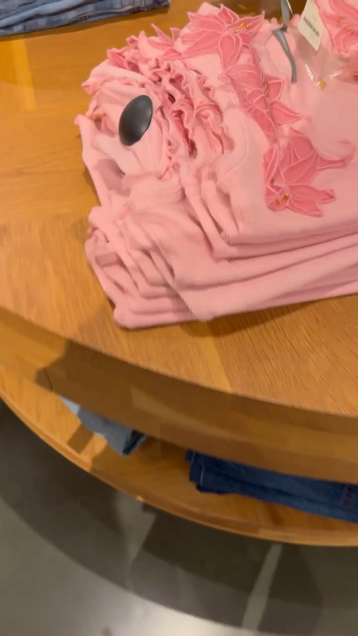 I have this in white and I’m loving this pink one!!! 

Anthro Buy more, Save more Sale 
$50 off $150
$100 off $300
$150 off $500
 

#LTKdayinmylife #LTKmomlife #LTKSaleAlert




#LTKdayinmylife #LTKmomlife #LTKOver40