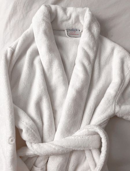 Most plush robe 🛁🤍

#LTKfindsunder100 #LTKfindsunder50 #LTKtravel