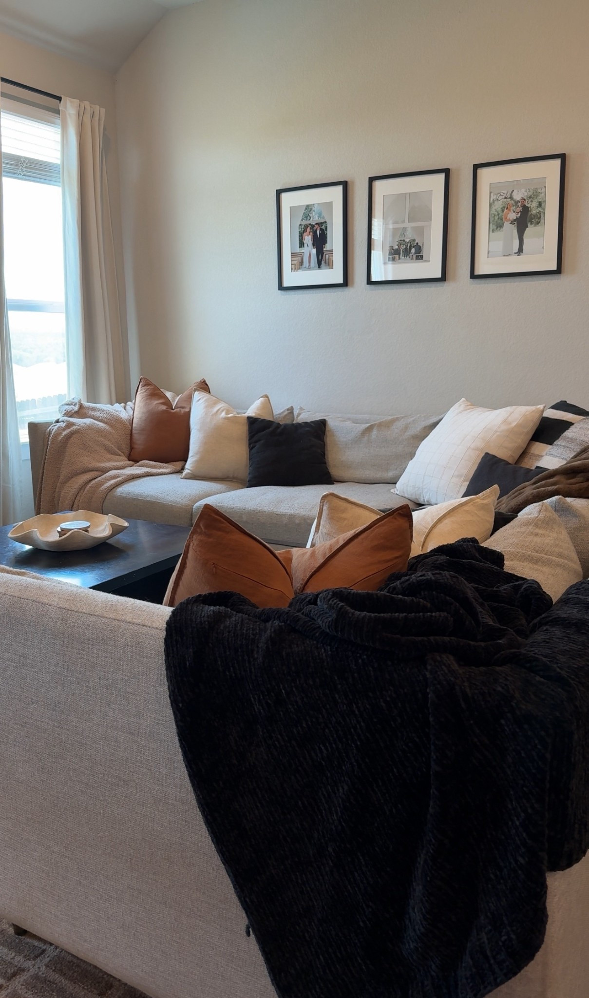 Neutral home decor, living room decor