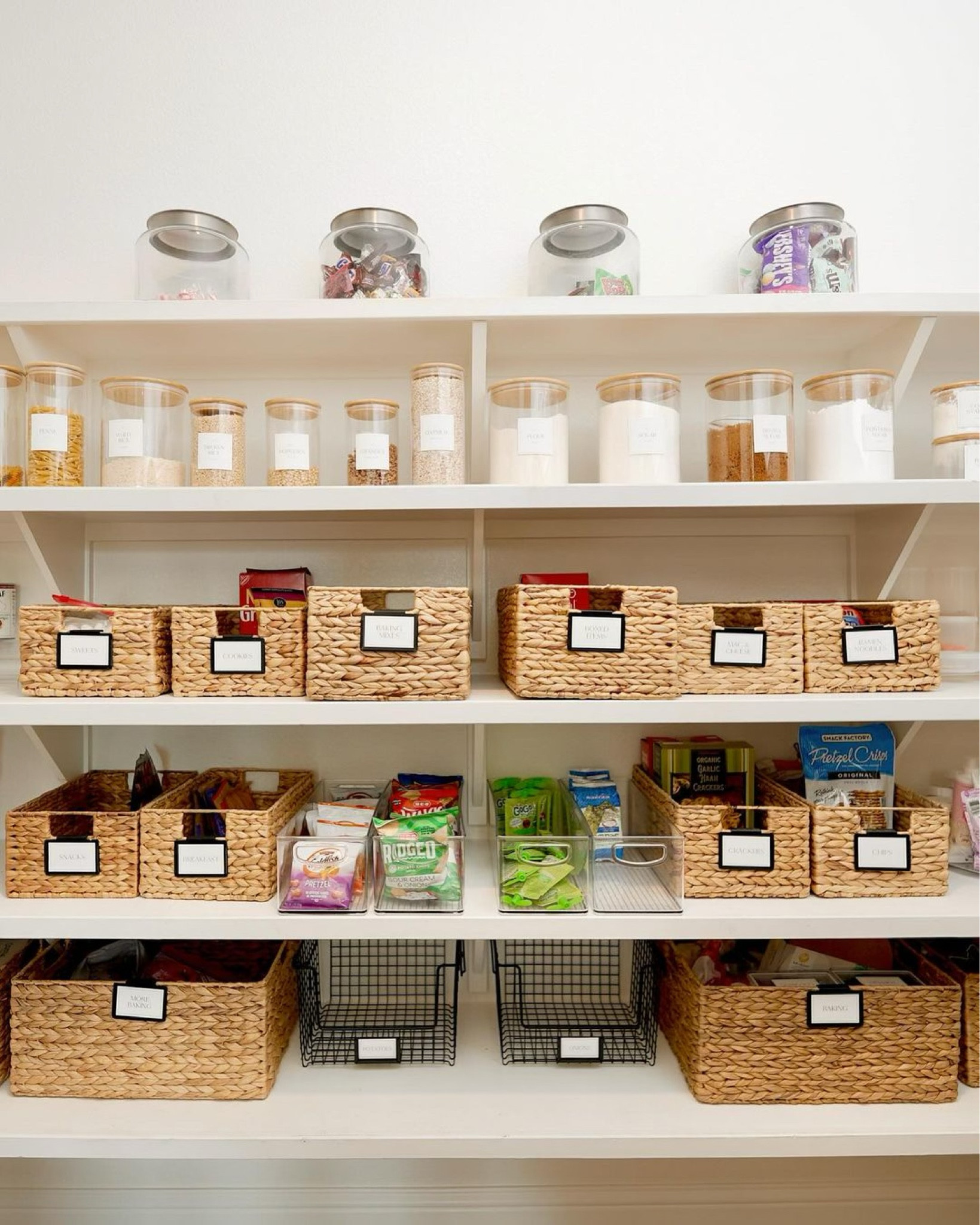 How I keep my pantry organized ☺️💗

#LTKHome #LTKFamily #LTKFallSale