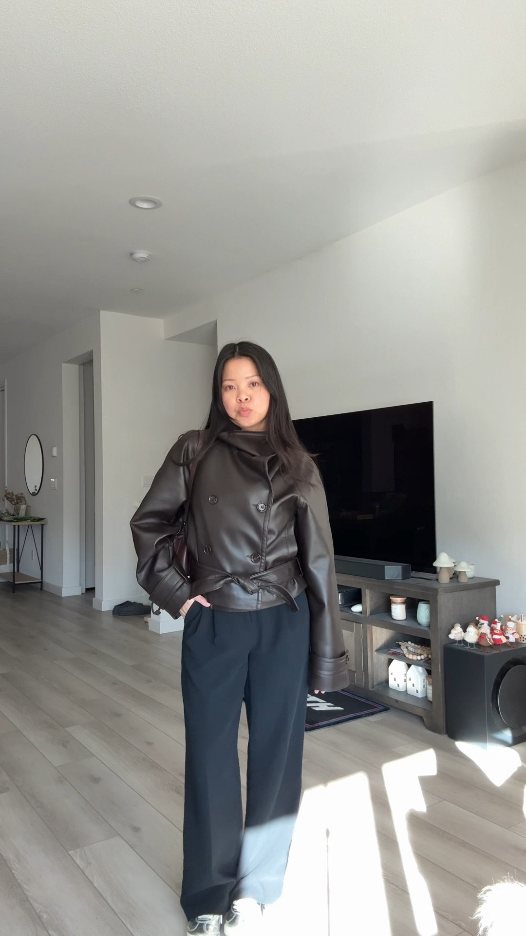 Size XS in trench coat 
Size 2 in trousers 
Onitsuka sneakers
Madewell clutch


#LTKWorkwear #LTKootd #LTKPetite