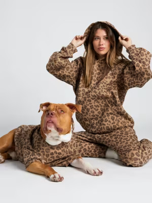 Minimalist Paw Hoodie — Comfrt | Comfrt