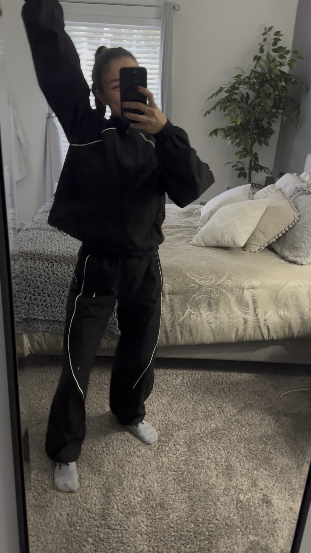 90s throwback - love this tracksuit - perfect for the runner vibe ✨🏃🏽‍♀️