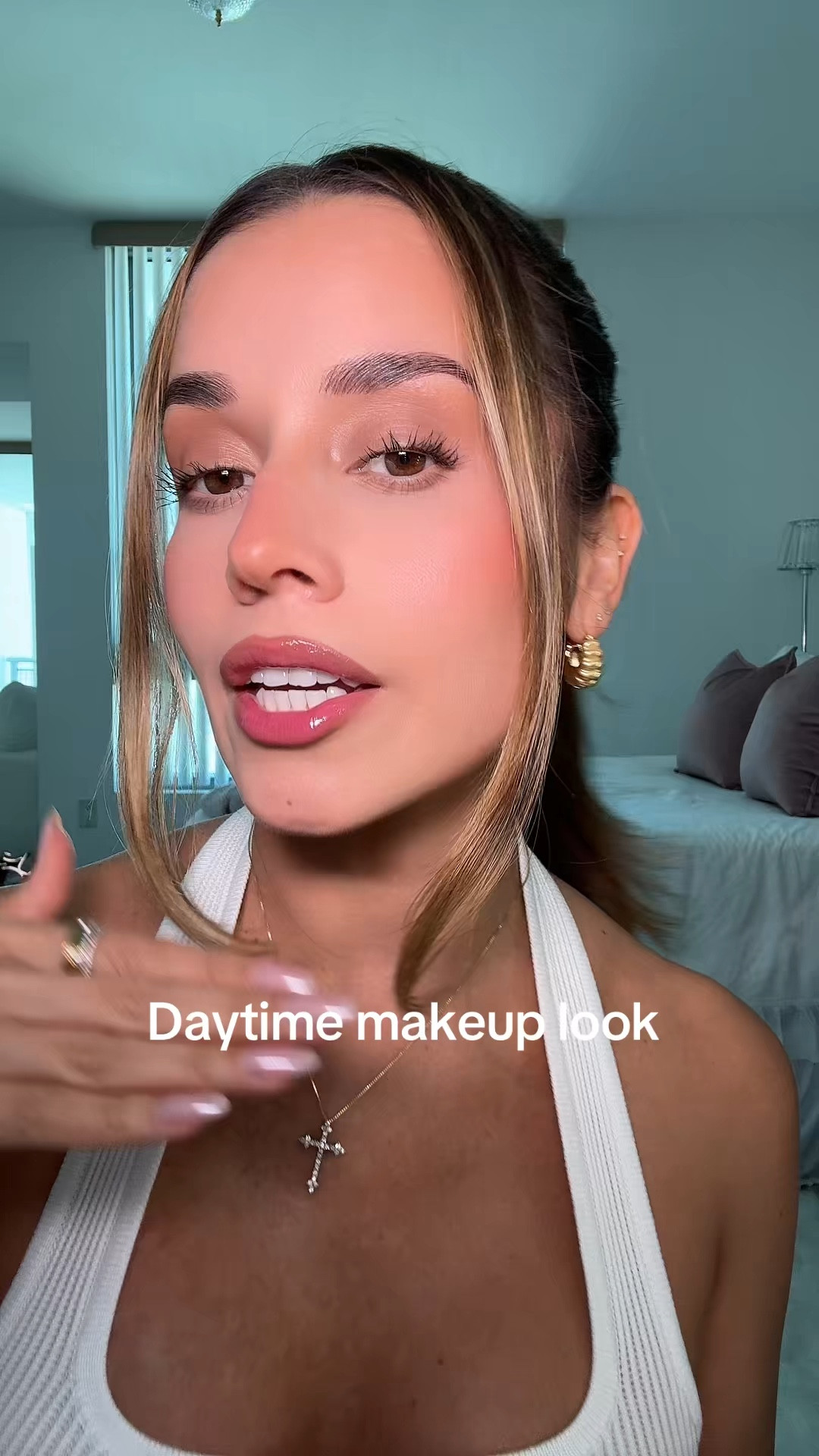 Daytime makeup routine💖

Versed skin tint 
Catrice cream bronzer in beach babe 
Merit beauty blush in cheeky
Too Faced bronzer in chocolate soleil
Milani blush dolce pink
Huda beauty powder in cherry blossom 
Charlotte tilbury powder in medium 
L’Oréal powder in translucent 
Cover girl lash blash waterproof mascara 
Versed lip liner sculpt
Lawless lip gloss in juicy watermelon 