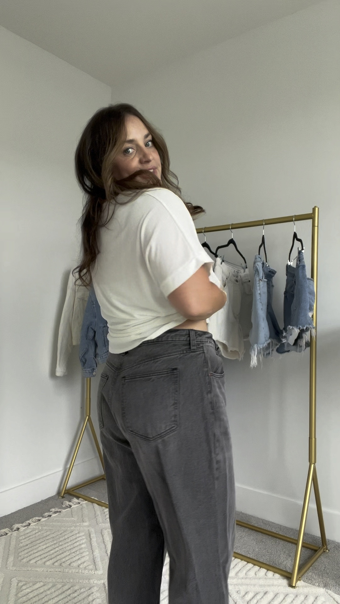 ABERCROMBIE DENIM ON SALE ‼️
.
This weekend only! 
I’m wearing size 33 curve love! 

#LTKFindsUnder100 #LTKxAF #LTKSaleAlert