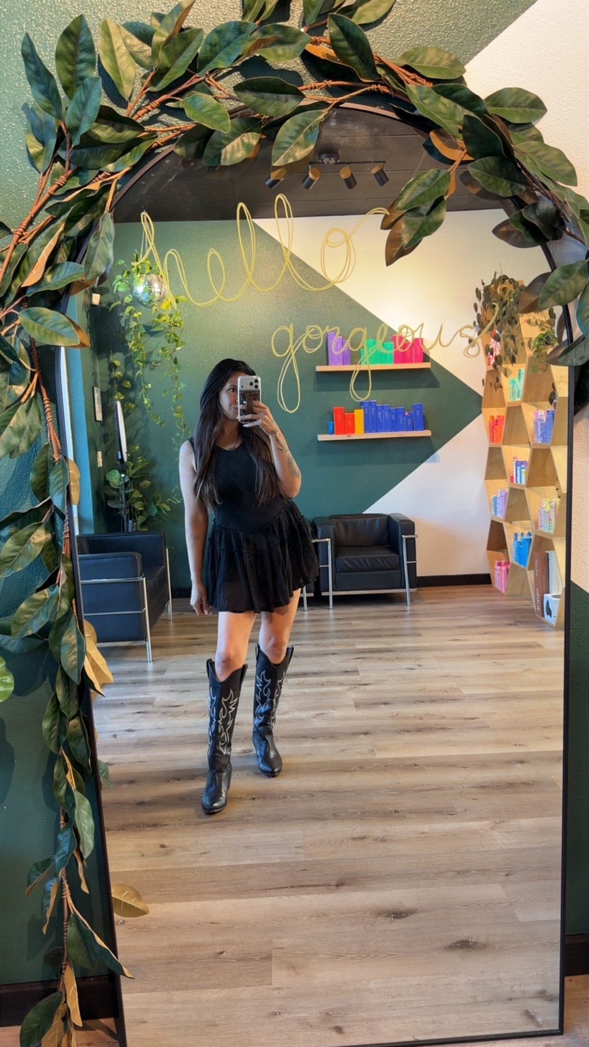 Today’s salon OOTD 

#LTKMidsize #LTKootd #LTKSeasonal