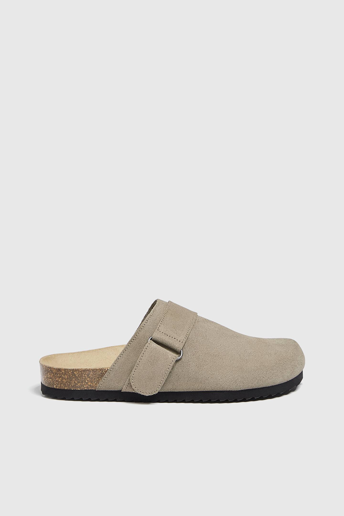 Leather clog slippers | PULL and BEAR UK