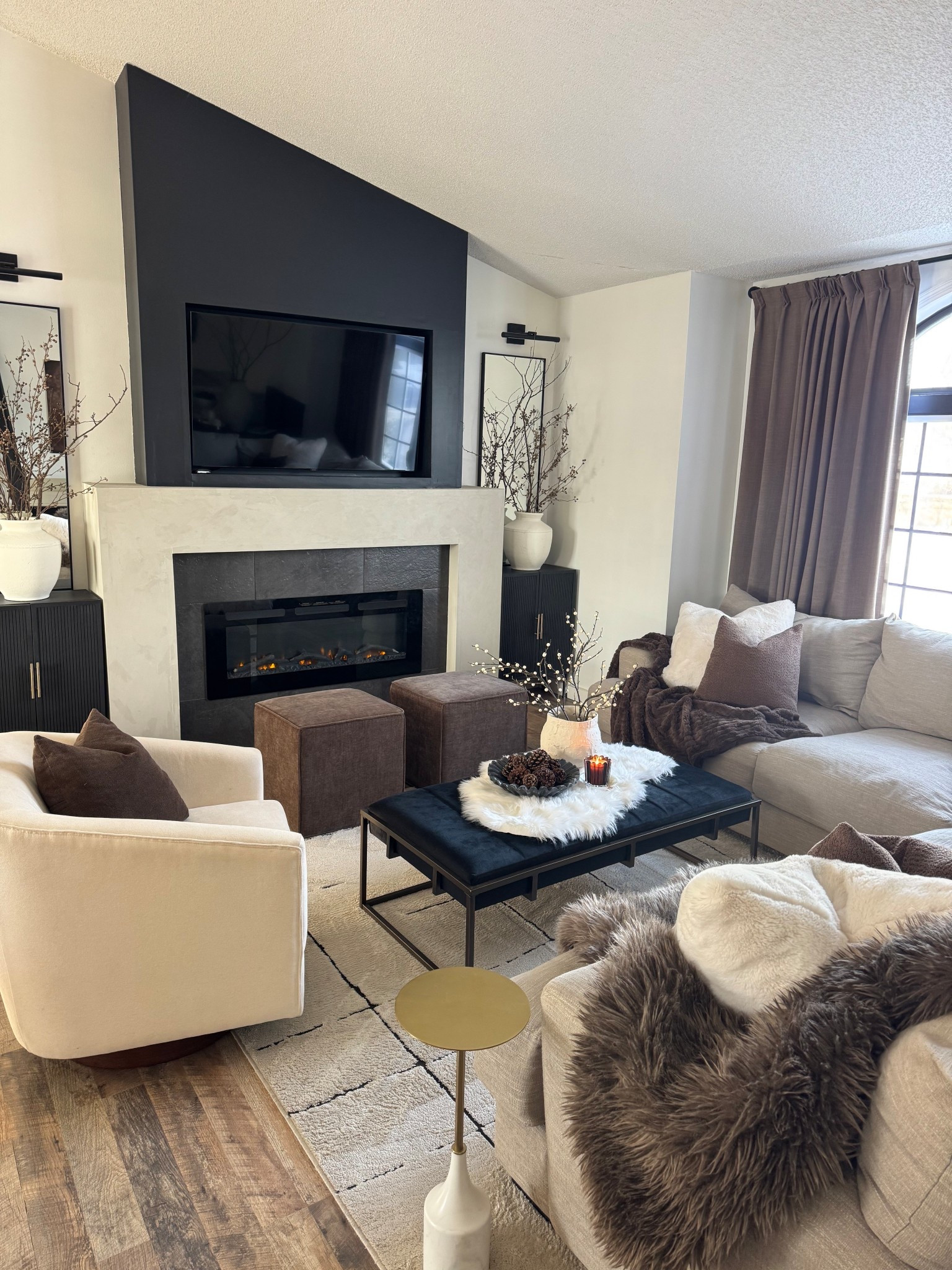 Cozy living room 

#LTKHome #LTKSeasonal