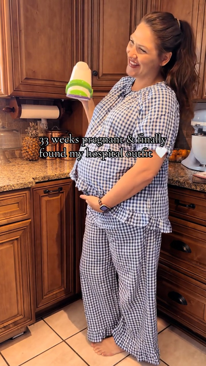 33 weeks pregnant and this gingham set was an instant add to my hospital bag. 🤍 It’s lightweight, comfortable over the bump, and something I’ll actually wear during those early postpartum days too. Saving this one for Prime Day because I have a feeling it’s going to be a favorite.

#LTKmomlife #LTKBaby #LTKBump