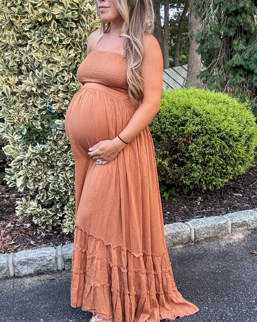 This Amazon dress was my go-to from 7–9 months pregnant and still fits perfectly now (same size). So flattering, comfortable, and easy to dress up or down. The kind of piece you actually live in 🤍

Fit: s | brown 

•  amazon dress
•  bump friendly dress
•  pregnancy dress
•  postpartum dress
•  amazon fashion
•  maternity dress
•  casual maxi dress
•  white dress amazon
•  bump to baby dress
•  flattering amazon dress
•  versatile dress
•  mom style dress