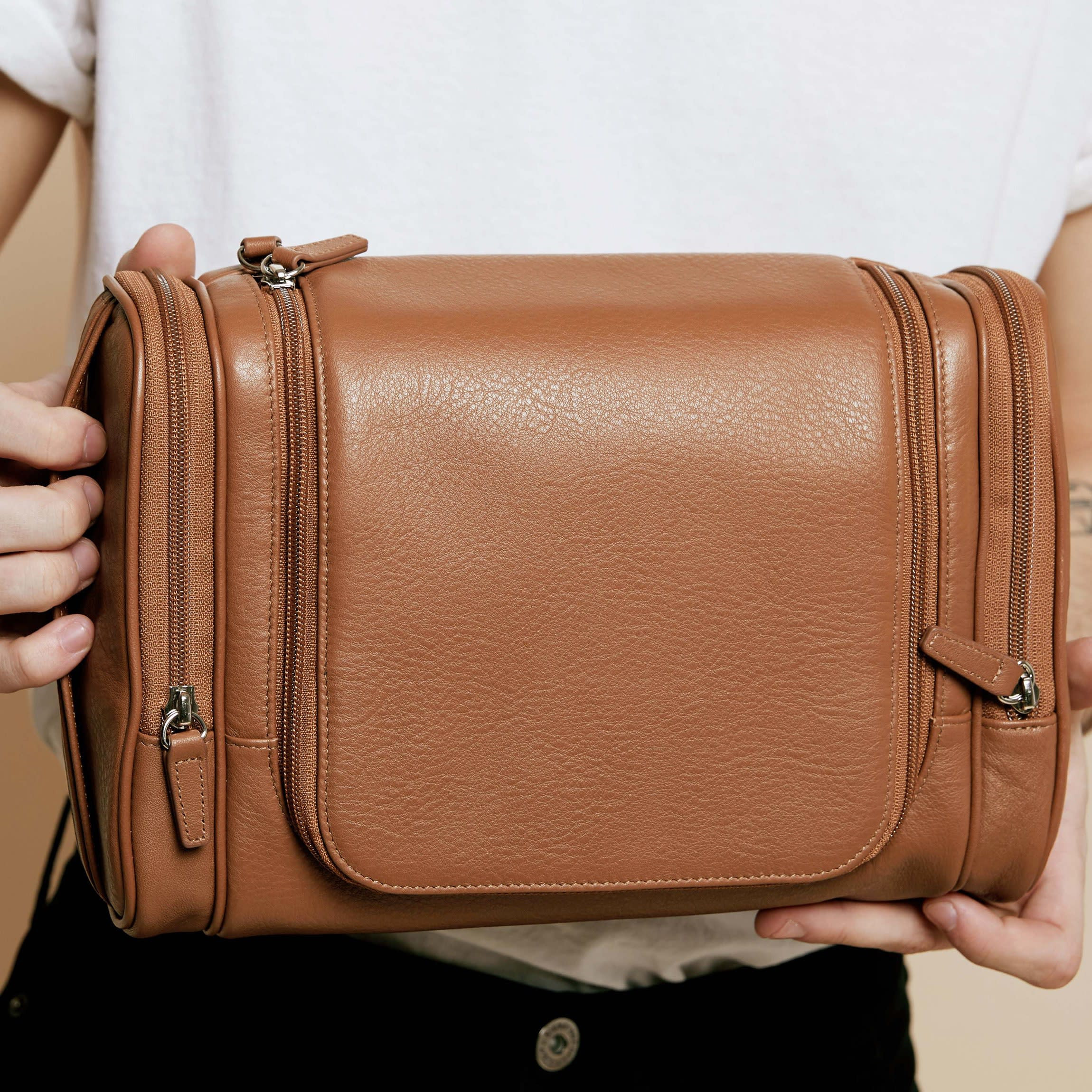 Hanging Toiletry Kit | Leatherology