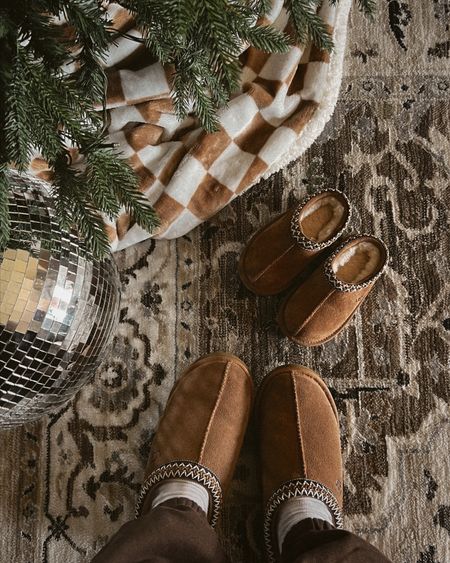 gift ideas, ugg slippers, baby uggs, christmas, christmas tree, cozy gifts, holiday, home, neutral, rug

#LTKGiftGuide #LTKHoliday #LTKshoecrush