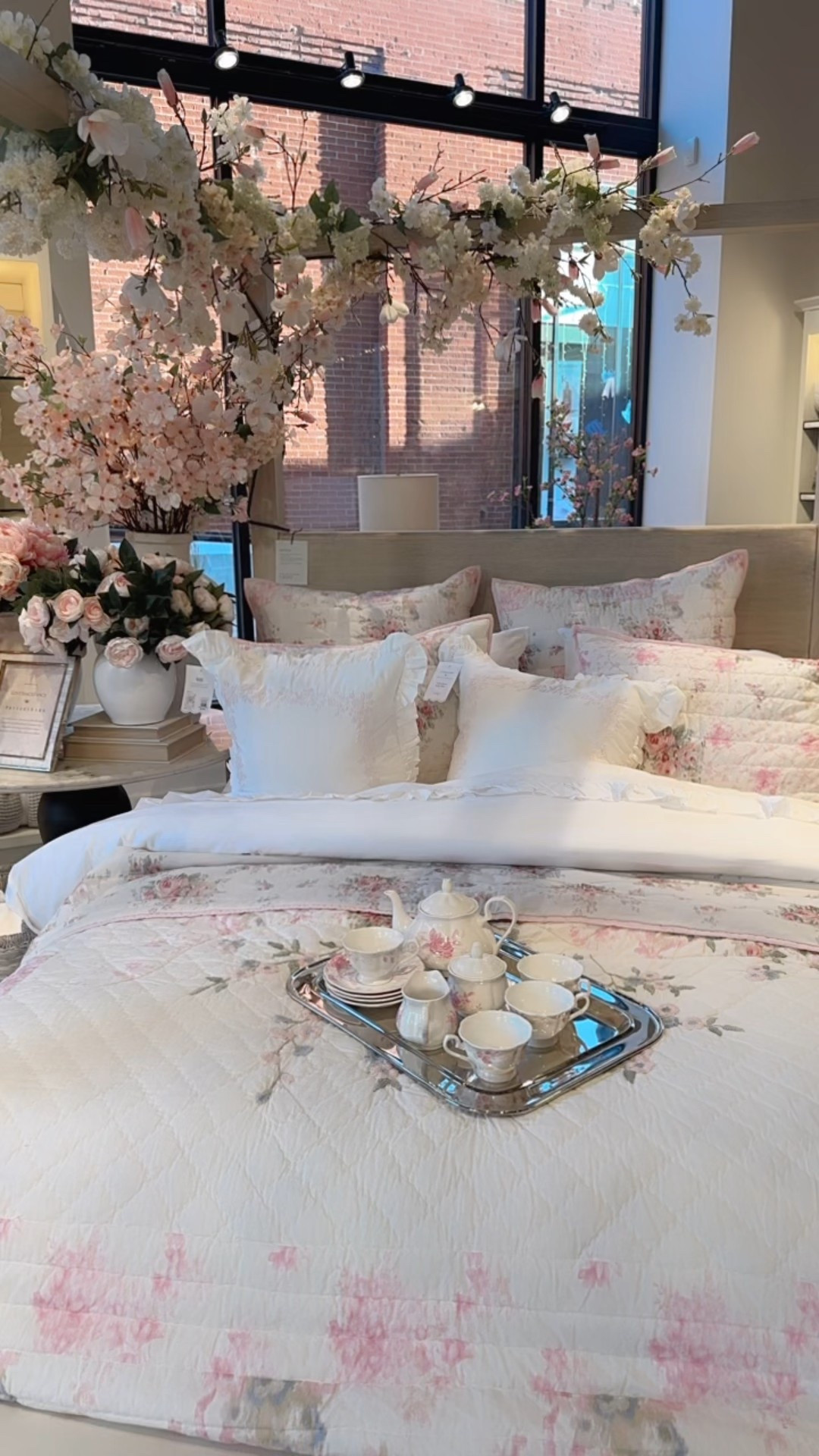 Gorgeous tea set
Pink floral
Bows
Gold frames
For her
Girl room
Home


#LTKHome #LTKFamily #LTKSaleAlert