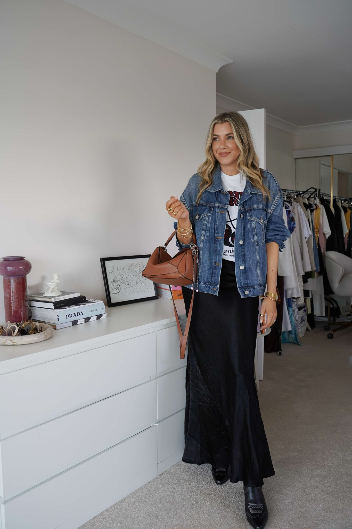 Rock that denim jacket for an edgy concert vibe! 🎸✨

Graphic t-shirt size S
Denim jacket size M
Black satin maxi skirt size 10
Black leather boots size US 9.5
