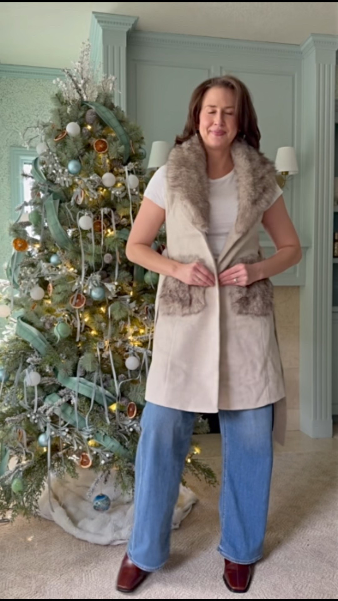 Winter/fall outfit: I love this faux fur vest from Amazon! I’ve paired it with wide leg jeans from American Eagle (in extra long), and Jeffrey Campbell boots.

#fall outfits #winter outfits #wide pants #tall jeans #classic jeans #leather boots #faux fur vest

#LTKFindsUnder100 #LTKootd #LTKTall