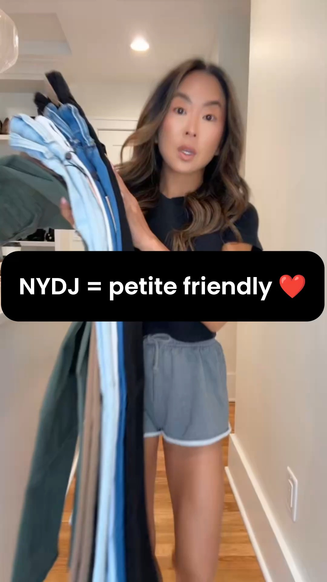 🙋🏻‍♀️If you’re petite or short and struggle finding jeans that work?… then you should probably watch and save this bc I found some that DO work! @NYDJ 

Alyssa relaxed cropped jean - 00 in desert green 
Teresa wide leg ankle jean - 00P in optic white 
Sheri slim ankle jean - 00 in Pacifica
Piper relaxed cropped jean - 00 in desert shoreline
Marilyn straight jean - 00P in black 
Marilyn straight ankle jean - 00 in toasted coconut
