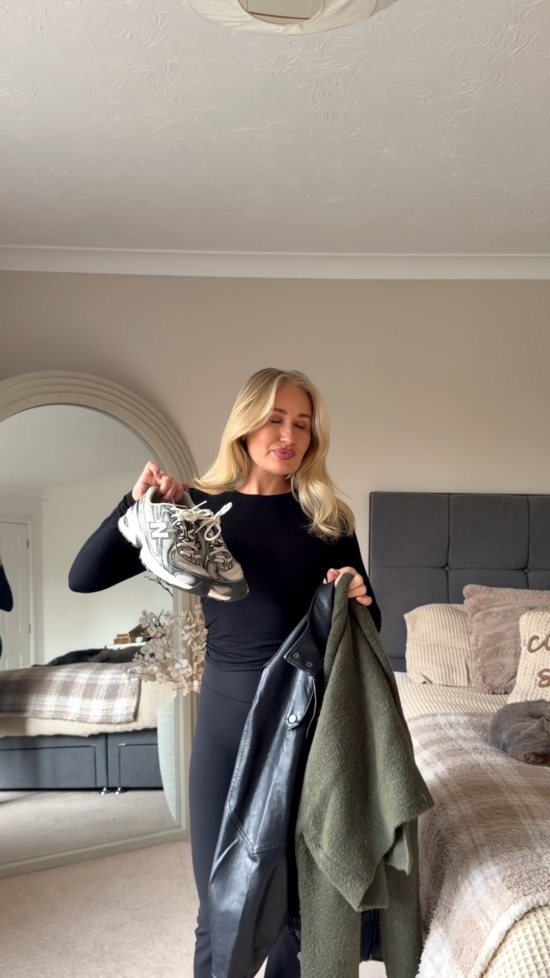 Breakfast date outfit, cosy season, comfy fits, leggings 

#LTKwinter