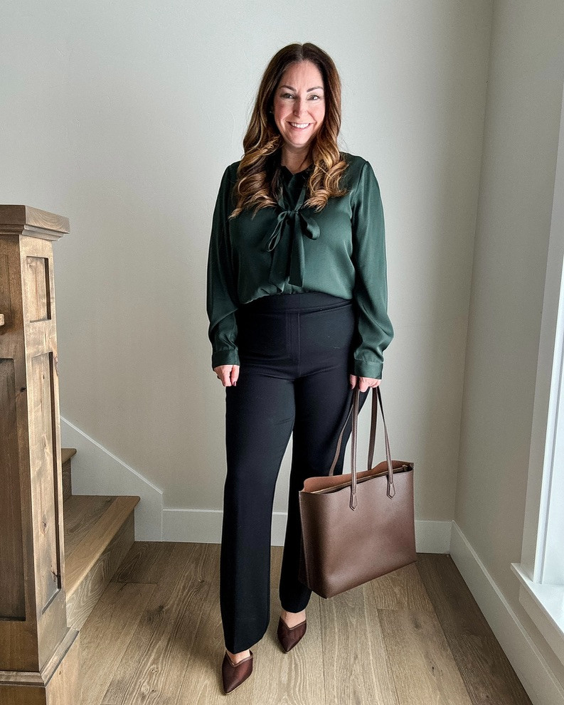 ✨CYBER WEEK SALE✨ @spanx just dropped prices on my favorite SPANXsmooth™ PerfectFit Ponte Pants 

These pants have 4-way stretch, built-in core-smoothing technology ​& come in a variety of styles. Size up if in-between wearing XL prefer petite length (wearing regular)  

👉🏻 Get 30% off sitewide + use code EXTRA10 for an additional 10% off your order.

 

 

#LTKCyberWeek #LTKSaleAlert #LTKMidsize