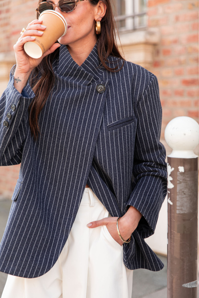 Blazer rayé bleu marine col croisé - Pretty Wire | Pretty Wire