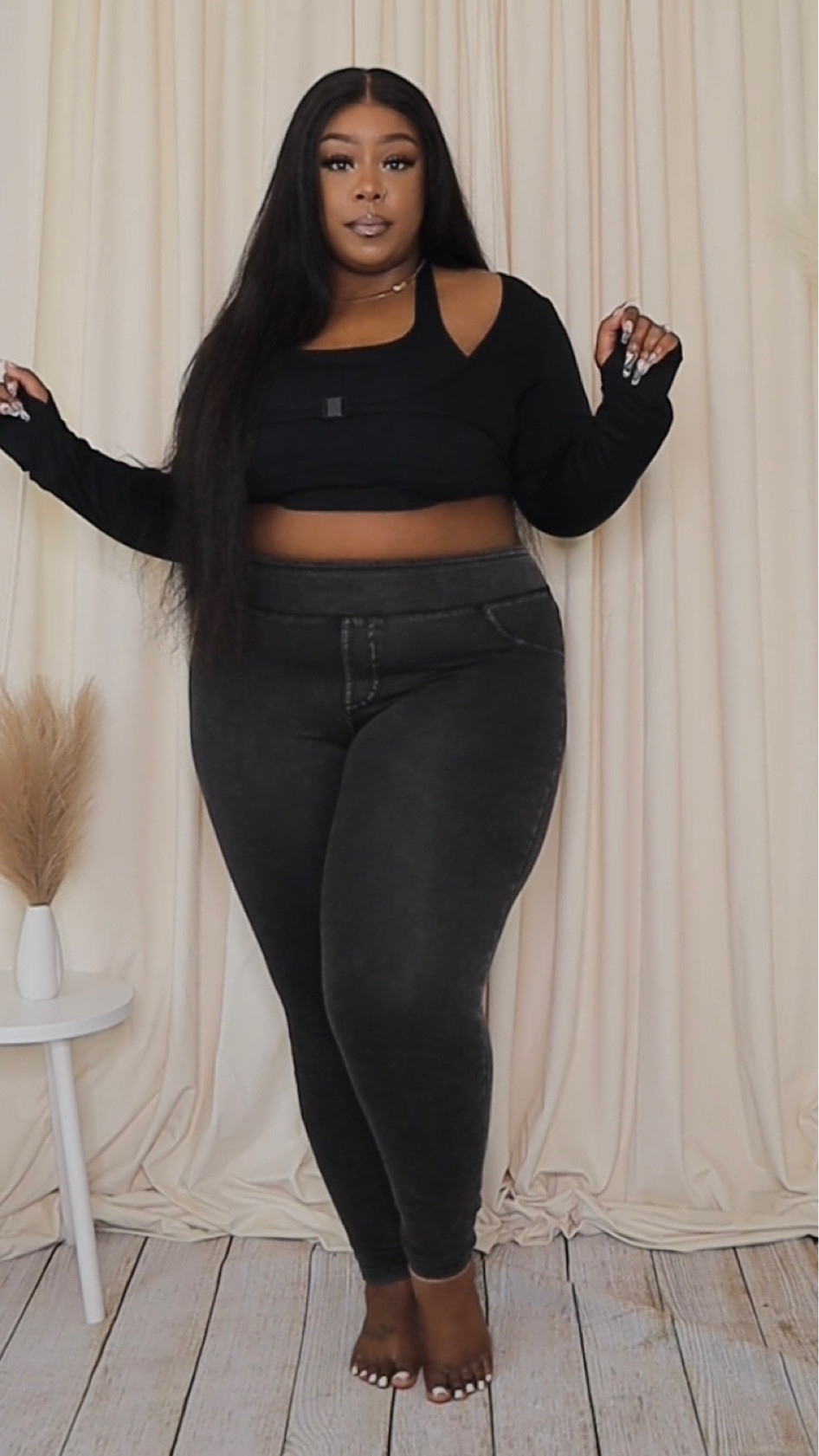 Jet Black Beauty 🖤

#LTKfit #LTKcurves #LTKtravel