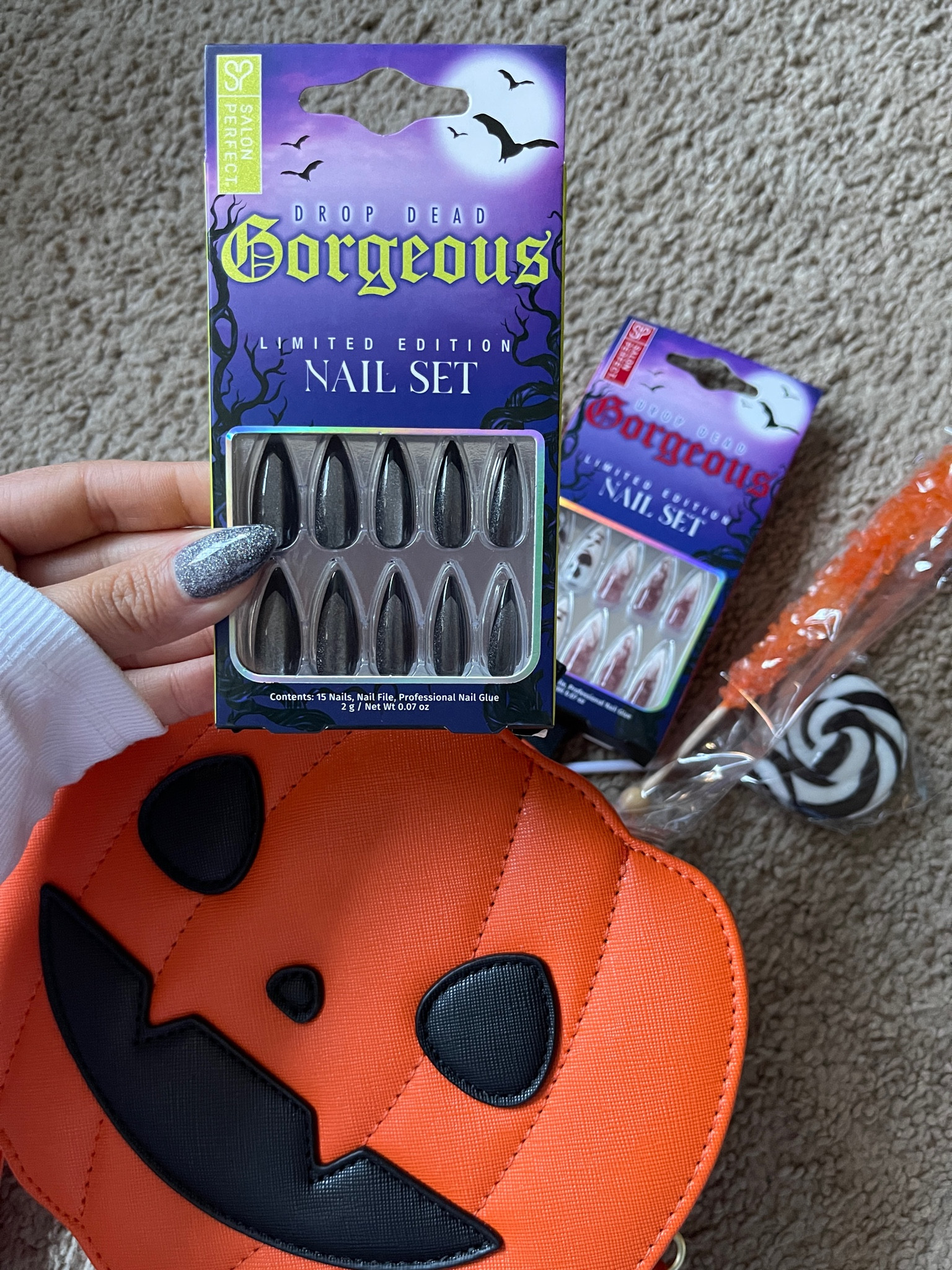 Halloween done perfectly with @salonperfect Salon Perfect Press on nails from @walmart Walmart Beauty! #halloween #holiday #walmartbeauty #nails

#LTKGiftGuide #LTKSeasonal #LTKbeauty