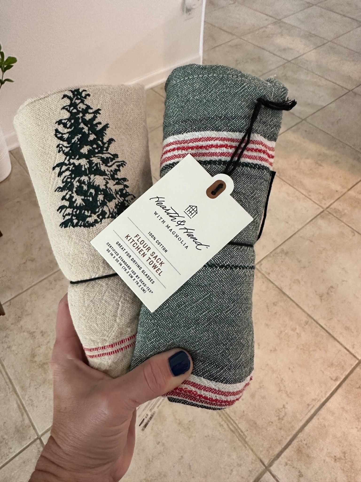 The prettiest Christmas towels.

Easy to add to a gift for a teacher or hostess 

#LTKSeasonal #LTKGiftGuide #LTKHoliday