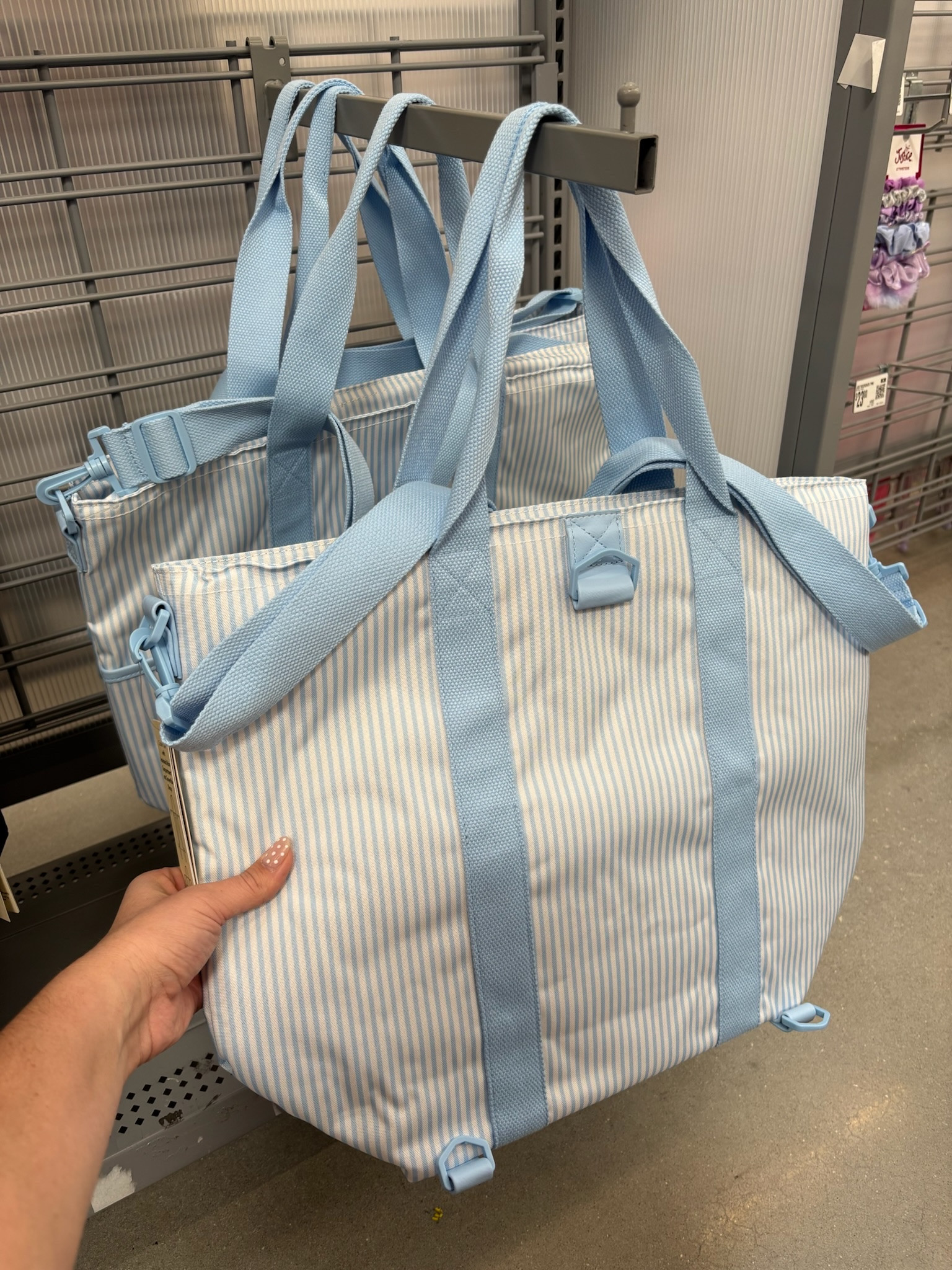 Beach cooler bag- vacation ready! Shoulder & hand straps 🏝️💦

Beach bag
Cooler bag 
Vacation bag

#LTKmomlife #LTKTravel