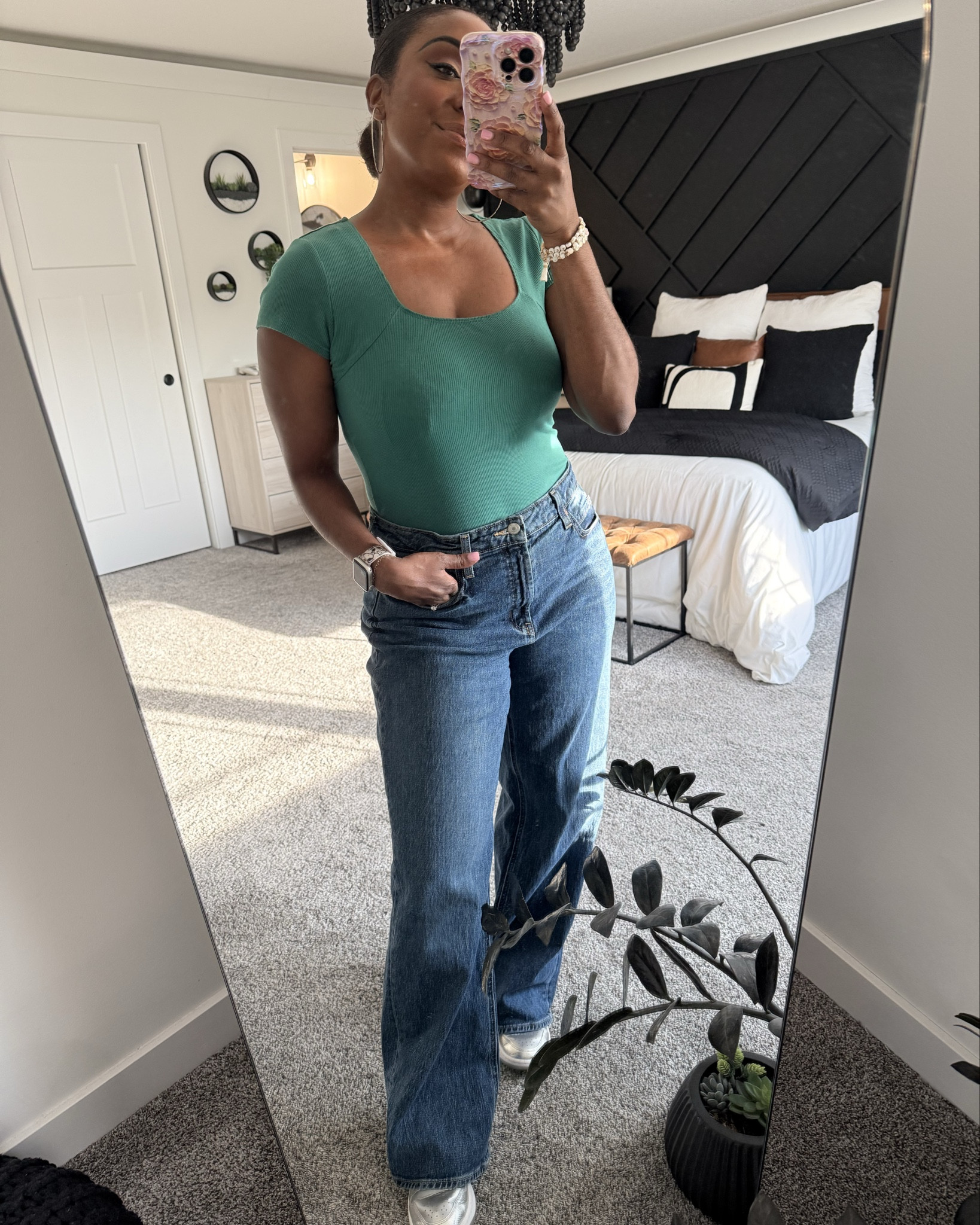 When the baggy jeans trend became a thing I said you’d have to pry my skinny jeans from my cold dead hands. Jokes on me, I now am always on a mission to find the perfect baggy jean for a shorter person with a booty and hips. These Old Navy Curvy Extra High Waist Wide Leg Jean do it for me! Slightly fitted in the hip and baggy everywhere else. They are comfortable and look cute with a pair of sneakers. I’m wearing a 10 but definitely could have sized down to an 8. 

#LTKootd #LTKOver40