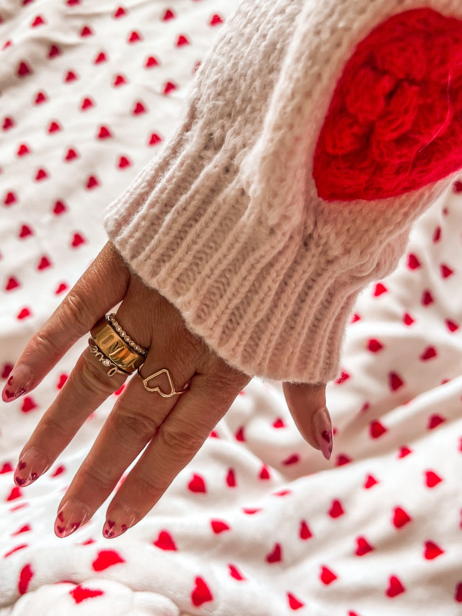 Gold heart love valentines day rings
Gold Oura ring 