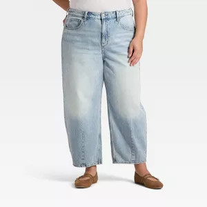 Women's High-Rise Easy Barrel Ankle Jeans - Universal Thread™ Light Wash 8 | Target