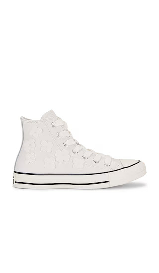 Chuck Taylor All Star Sneaker in Egret & Silver | Revolve Clothing (Global)