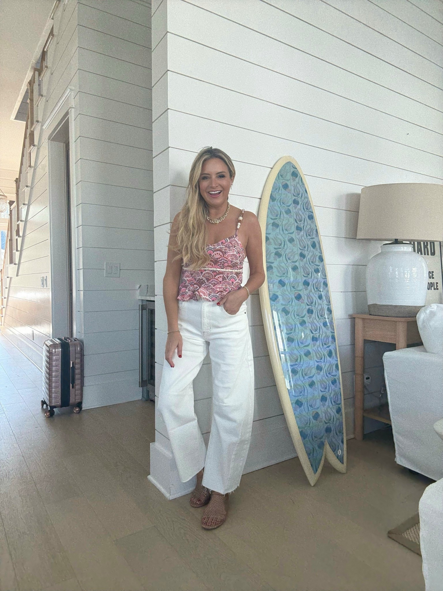 
Farrrel jeans are perfection and I feel like everybody needs them in their life. I’m wearing a size 24. The top is a size extra small definitely size up if you have a bigger bust 

#LTKHoliday #LTKSeasonal #LTKFindsUnder50