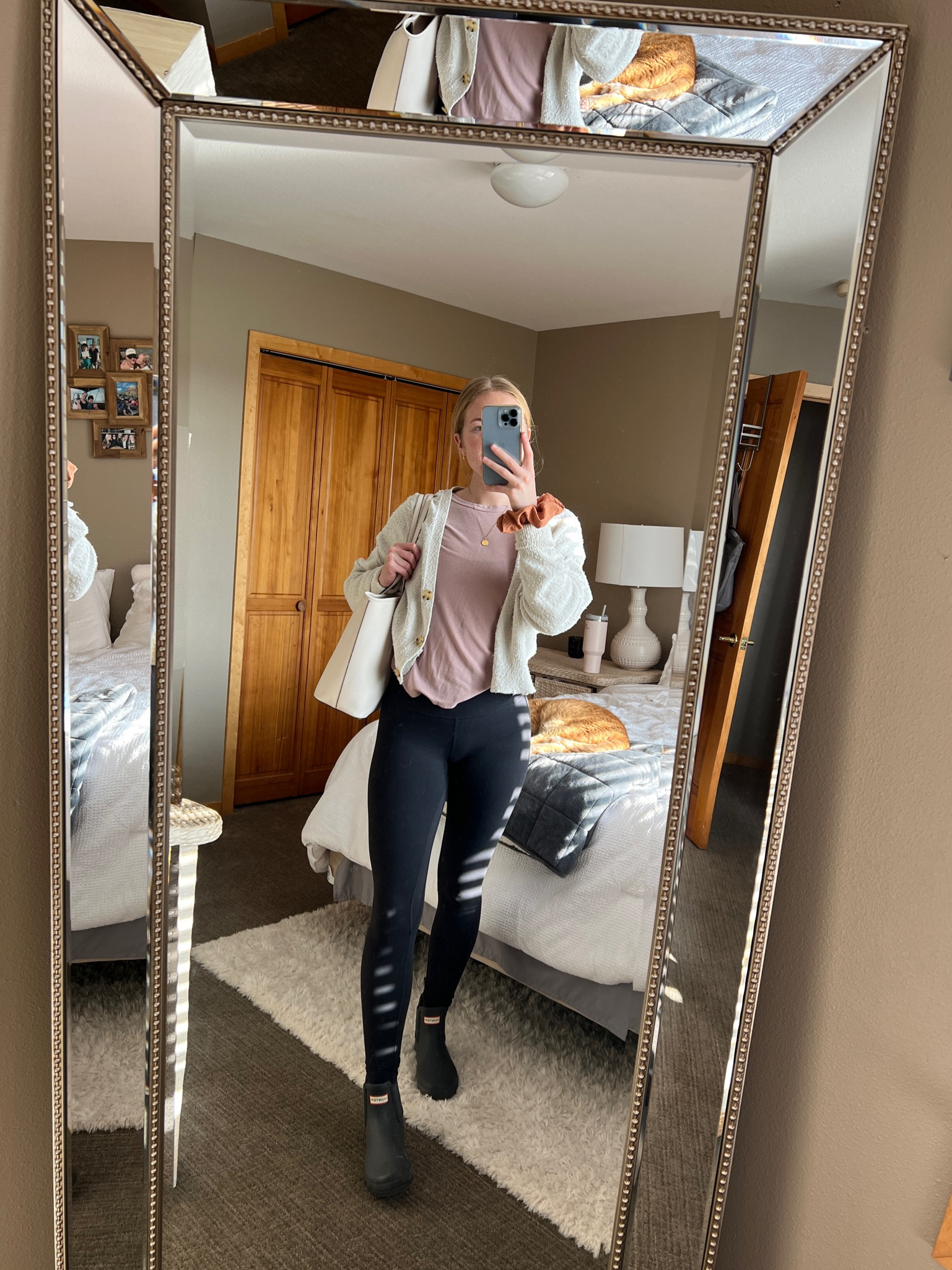 Cute and comfy coffee shop outfit💞

#LTKU #LTKworkwear #LTKstyletip