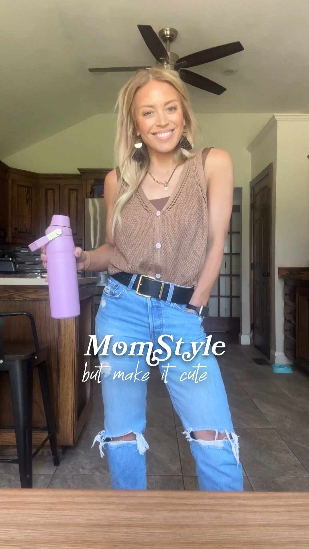 MomStyle ✨ But make it cute 👌🏻

Today I am headed out for errands and a field trip. Leaning into this cool but casual look: 

Levi’s
Leopard sandals
Oversized Knit Tank 
and of course, Accessories

#LTKootd #LTKOver40 #LTKmomlife