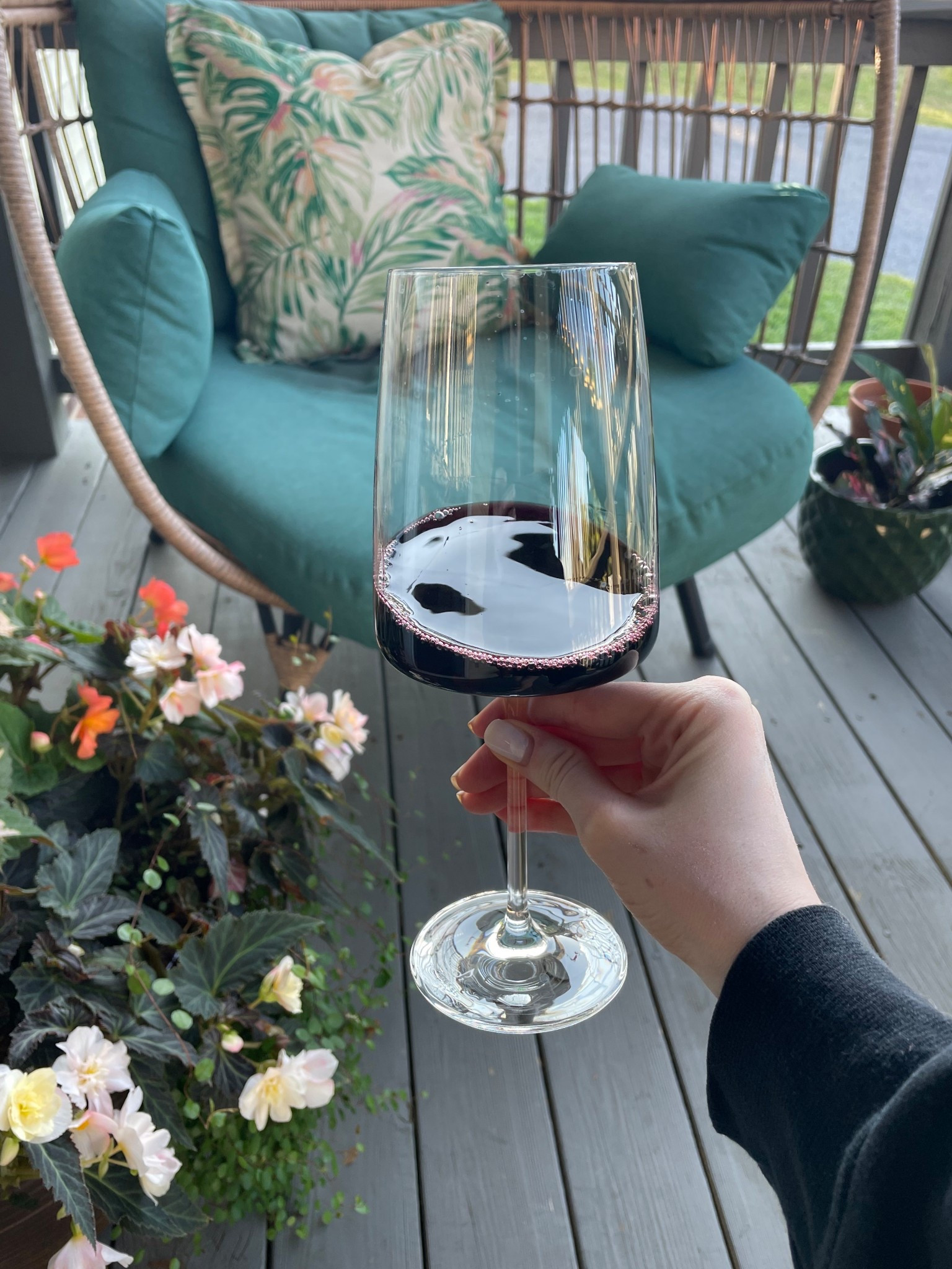 Love these oversized wine glasses! 
.
Red wine glasses 
Amazon finds 

#LTKHome #LTKFindsUnder100