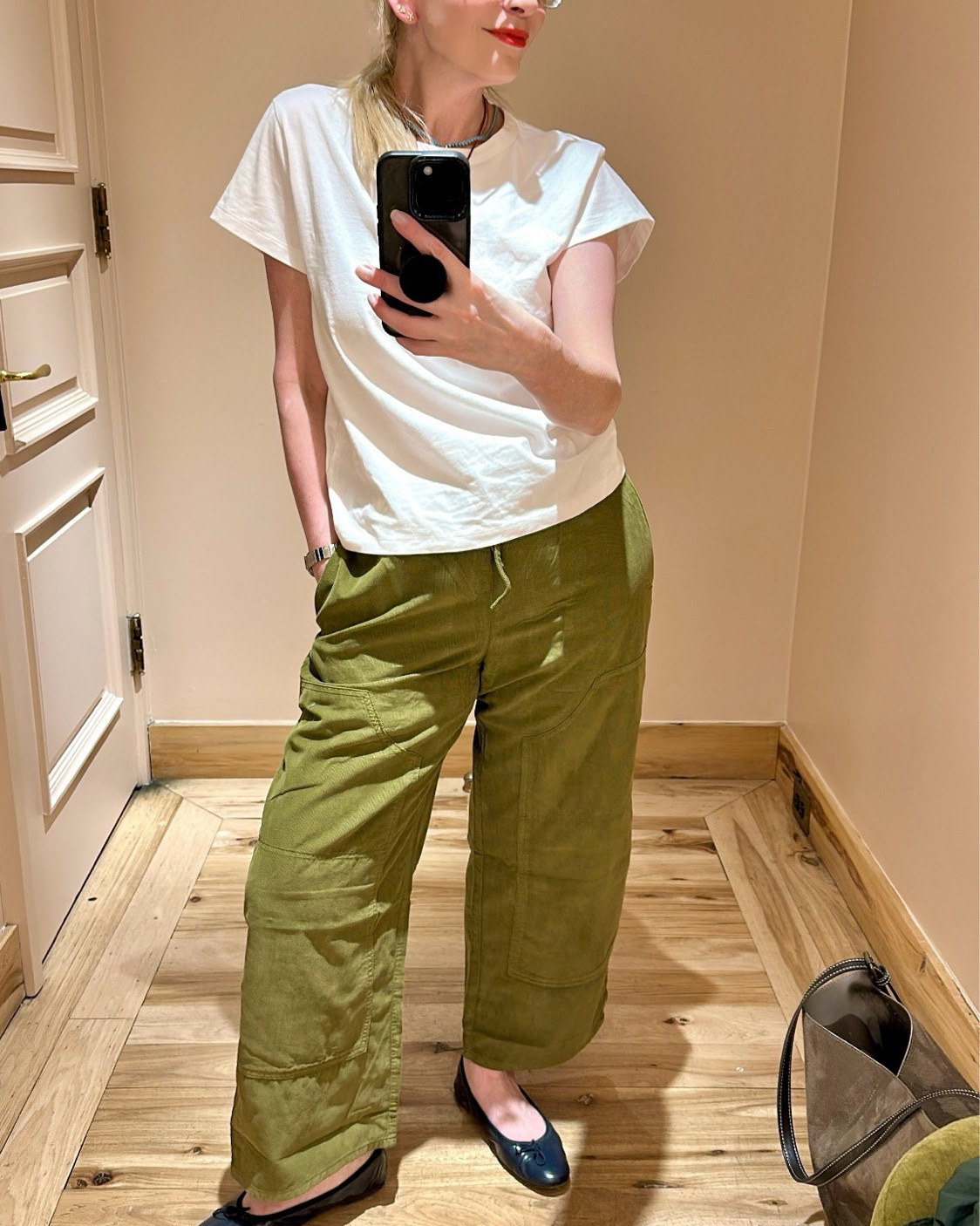 My favorite fall pants. Bought these three colors. Wearing xs. Run big.

#LTKPetite #LTKWorkwear #LTKSeasonal